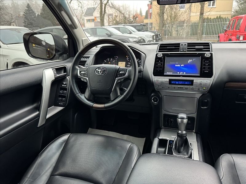 Toyota Land Cruiser 4,0   150 Prestige - fotka 13 z 28