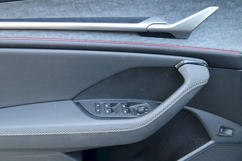 Škoda Kodiaq (2024) Exclusive Selection 2.0 TDI 4x - fotka 16 z 28