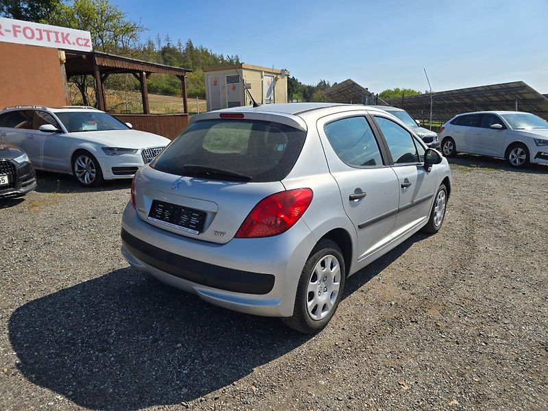Peugeot 207 (2008) 1.4 54KW XR klima,2 sady kol,n - fotka 7 z 22