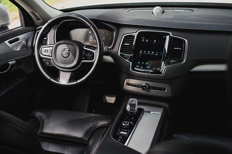 Volvo XC90 (2019) B5 AWD - fotka 3 z 28