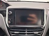Peugeot 2008 (2018) 1.2 PT, ČR, Allure, park. - náhled 14