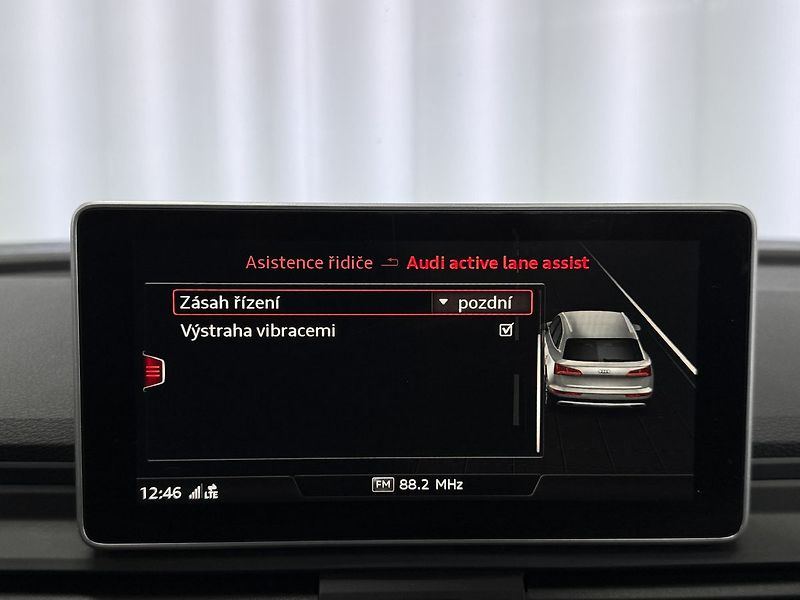 Audi Q5 2.0 PHEV QUATTRO S-LINE, PANO, - fotka 19 z 30