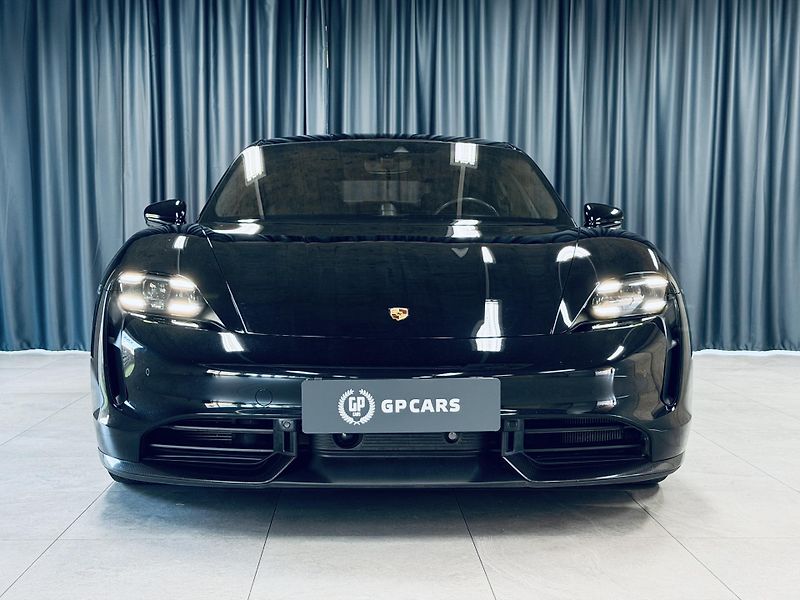 Porsche Taycan (2020) Turbo S*KERAMIKY*REZERVACE - fotka 2 z 35