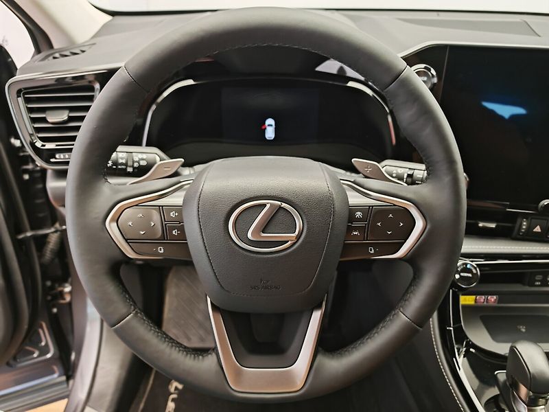 Lexus NX 350h 350h PRESTIGE PLUS TECH - fotka 33 z 45