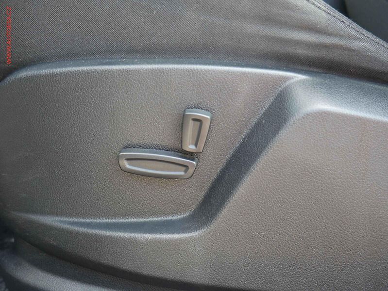 Ford S-MAX (2008) 2.0 TDCi, AC, park.asist - fotka 12 z 18