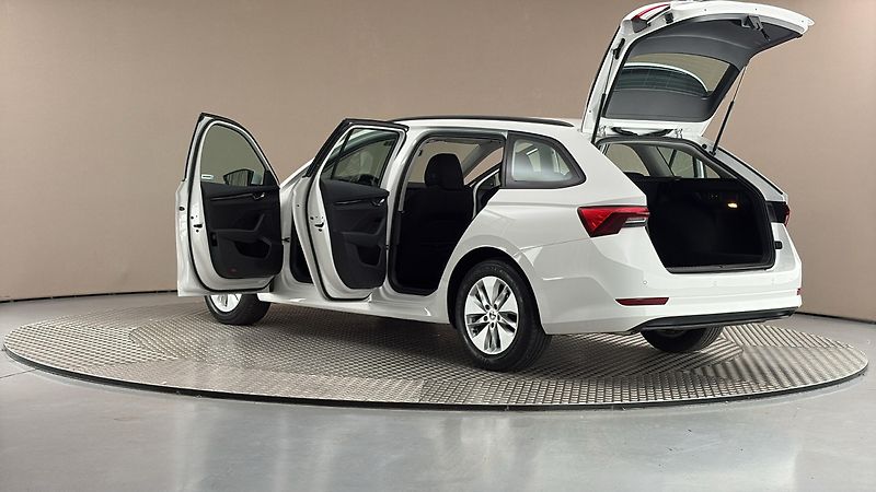 Škoda Octavia 1.5 TSI Ambition Combi - fotka 7 z 25