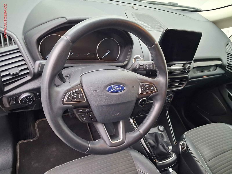 Ford EcoSport (2018) 1.0 EB, Titanium, navi - fotka 12 z 18