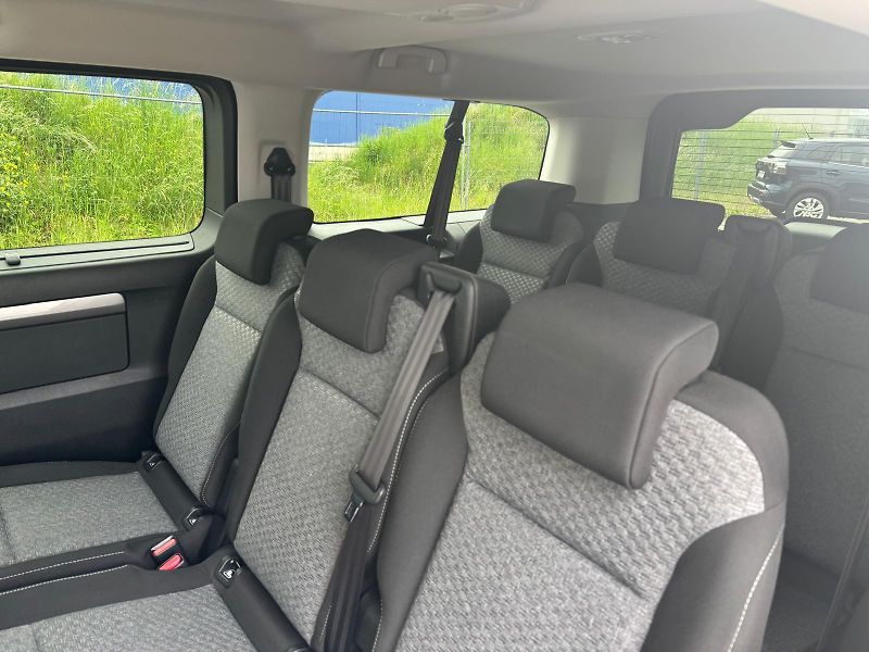 Toyota ProAce Verso 2,0 D-4D 8AT L2 Family Webasto - fotka 25 z 29