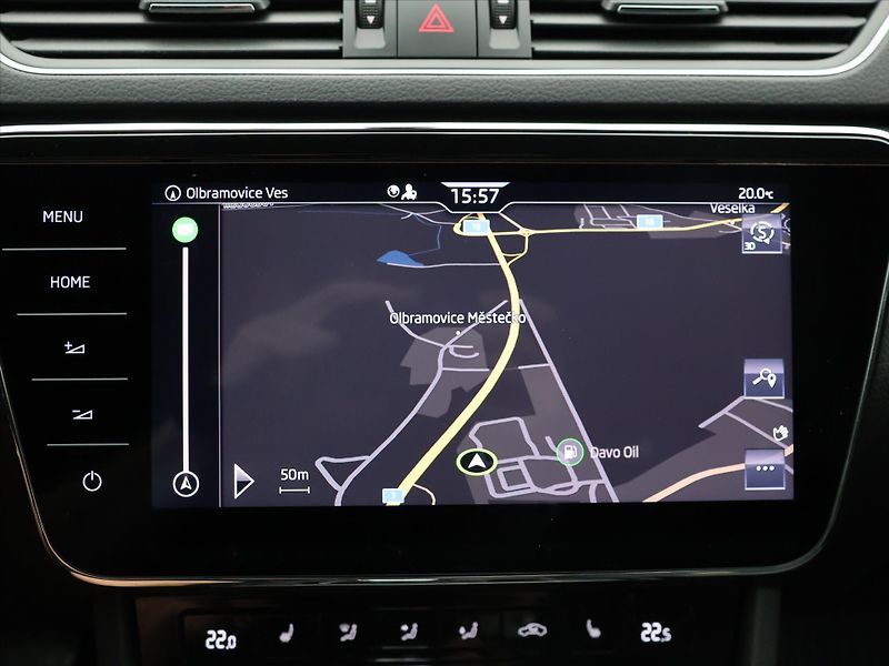 Škoda Superb 2,0 TDI 110kW Style DSG  CZ - fotka 22 z 32