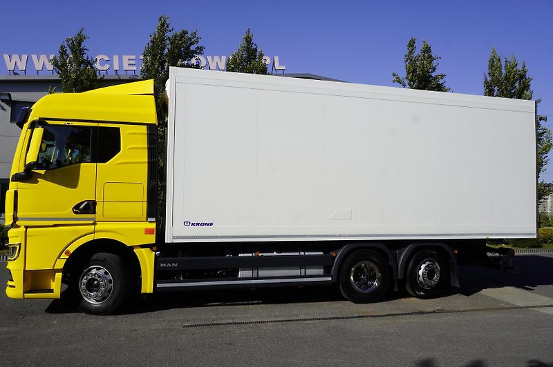 MAN TGX (2023) 26.510 6×2-4 / Krone 18 EPAL  - fotka 3 z 24