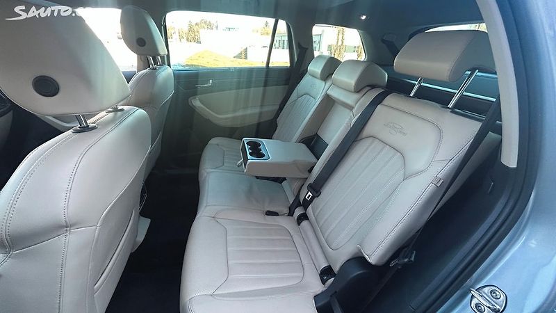 Škoda Kodiaq (2019) TDI,DSG,L&K,NEZ.TOP,PANO,7MÍST - fotka 12 z 25