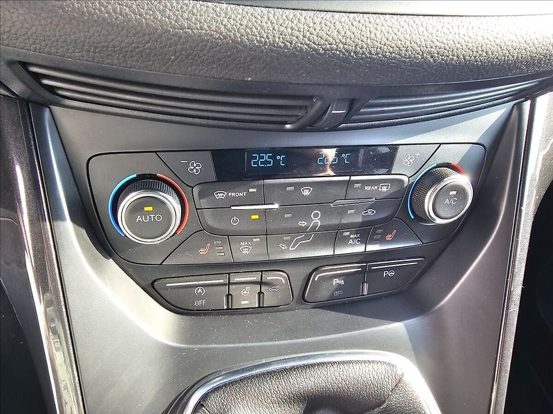 Ford Kuga 2,0 TDCi 110KW STLine KŮŽE NAV - fotka 21 z 44