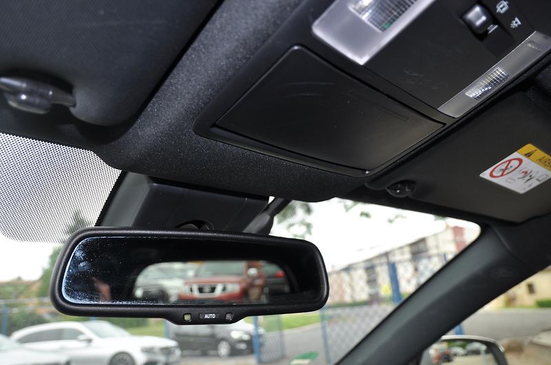 Toyota RAV4 2.5 Hybrid - fotka 16 z 22