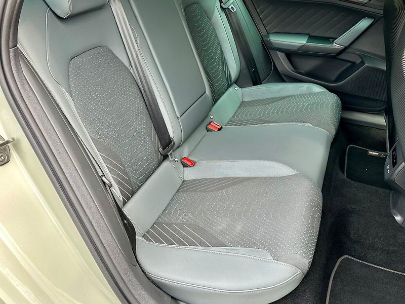 Cupra Leon (2025) VZ 2.0TSI 245kW EXTREME - fotka 29 z 38