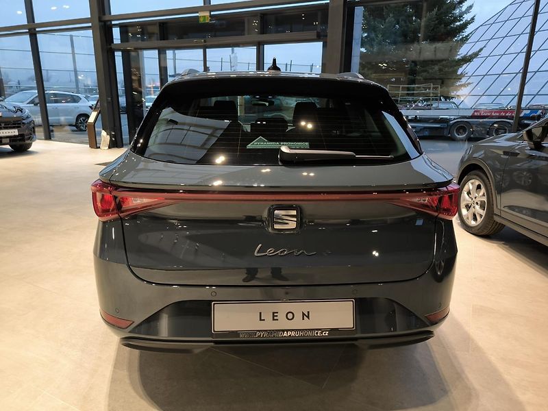 Seat Leon (2026) SP Style 1.5 eTSi 115k DSG-7  - fotka 6 z 23