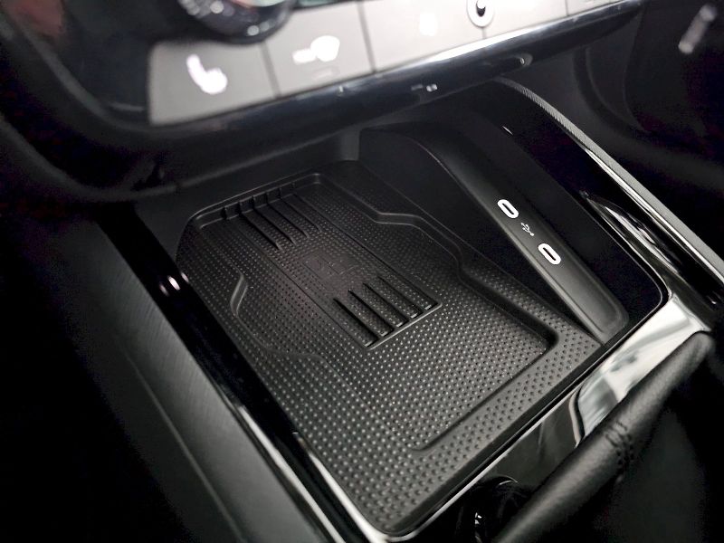 Škoda Kamiq (2025) 1.0TSI 85kW TOP Selection DSG - fotka 21 z 33