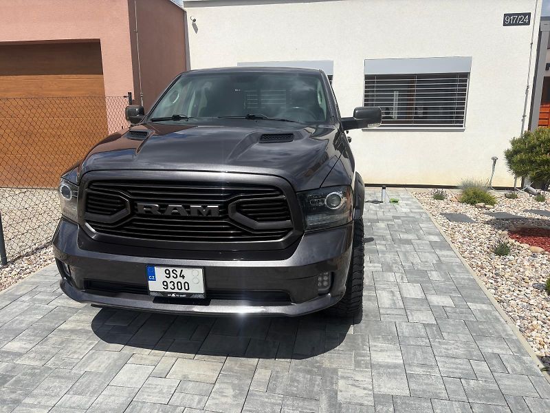 Dodge RAM (2018) DODGE RAM 5,7 HEMI - fotka 5 z 13