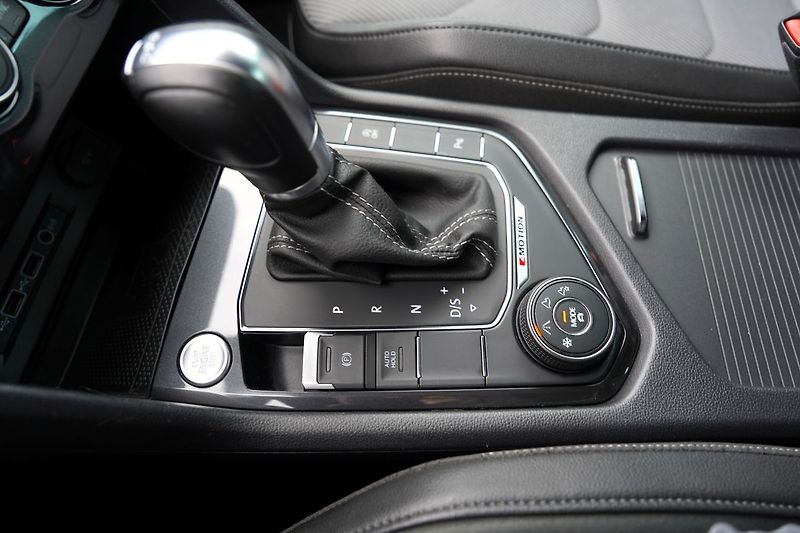 Volkswagen Tiguan 2.0 TSI 4Motion/DSG/R-line/ČR - fotka 51 z 54