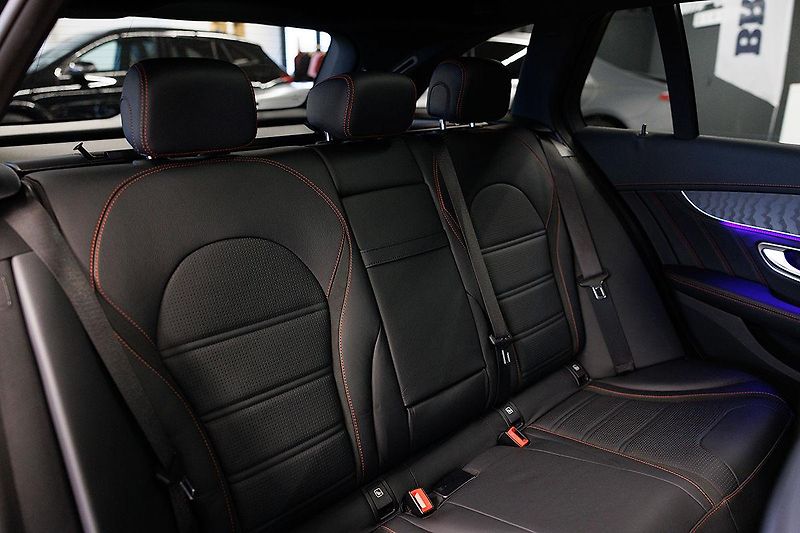 Mercedes-Benz Třídy C (2019) C43 AMG T V6 Biturbo - fotka 32 z 43