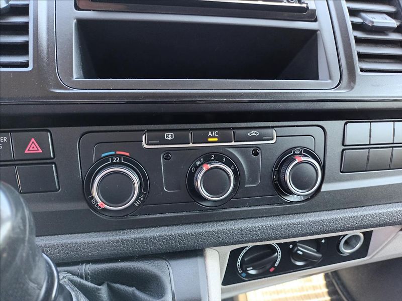 Volkswagen Transporter 2,0 TDI,ČR,8MÍST,TAŽNÉ,SERVIS, - fotka 31 z 45