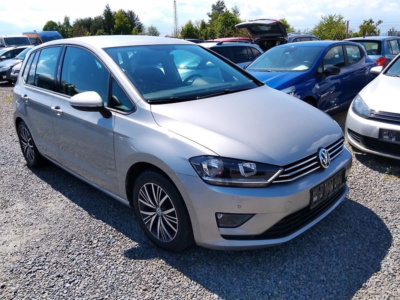 Volkswagen Golf Sportsvan (2015) - fotka 8 z 27