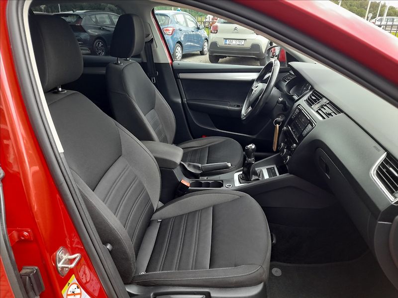 Škoda Octavia 1,5 TSi Ambition - fotka 15 z 18