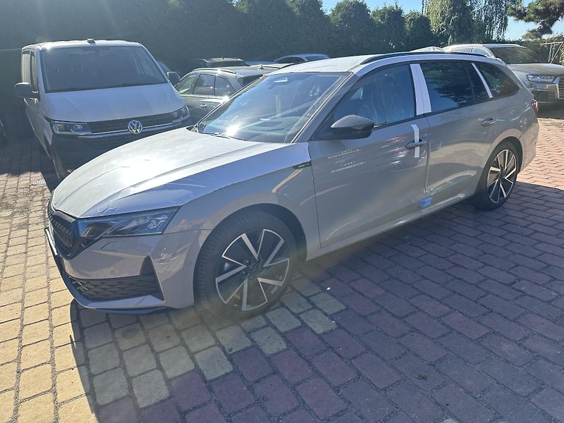 Škoda Octavia SPORTLINE, PANORAMA, HEAD-UP - fotka 4 z 19