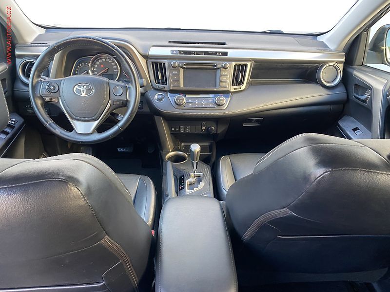 Toyota RAV4 (2013) 2.0 VVT-i AWD, Executive, AT - fotka 8 z 22