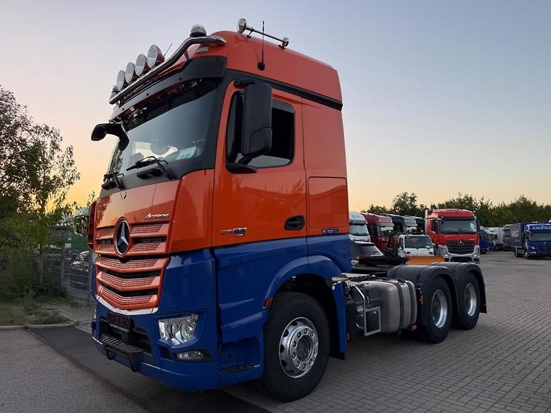 Mercedes-Benz Actros (2022) 2663 LS 6x4 tahač 68t hydr. - fotka 2 z 22