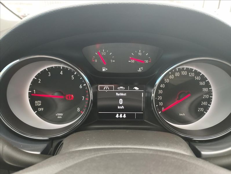 Opel Astra 1,0 i 77KW - fotka 12 z 17