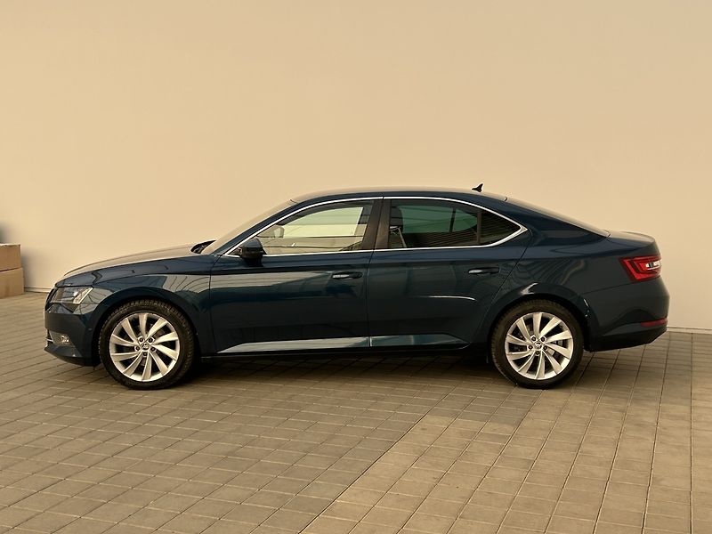 Škoda Superb 2.0 TDI Style - fotka 3 z 30