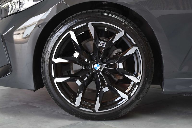 BMW Řada 3 320d xD ///M*ZÁRUKA*DPH*ČR 1.M - fotka 35 z 42