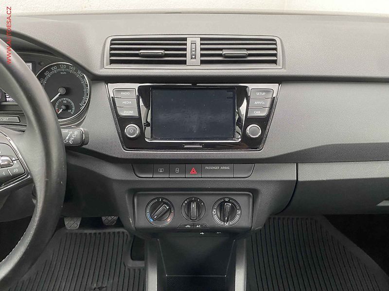 Škoda Fabia (2022) 1.0 TSi, 2.maj,ČR, Ambition - fotka 12 z 17