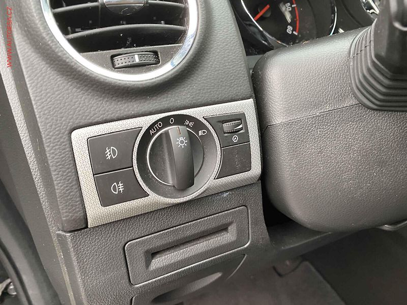 Opel Antara (2013) 2.2 CDTi 4x4, Cosmo, bixen - fotka 15 z 16
