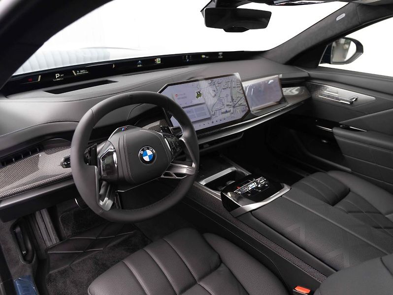 BMW Řada 7 740 xDrive Sedan - fotka 11 z 21