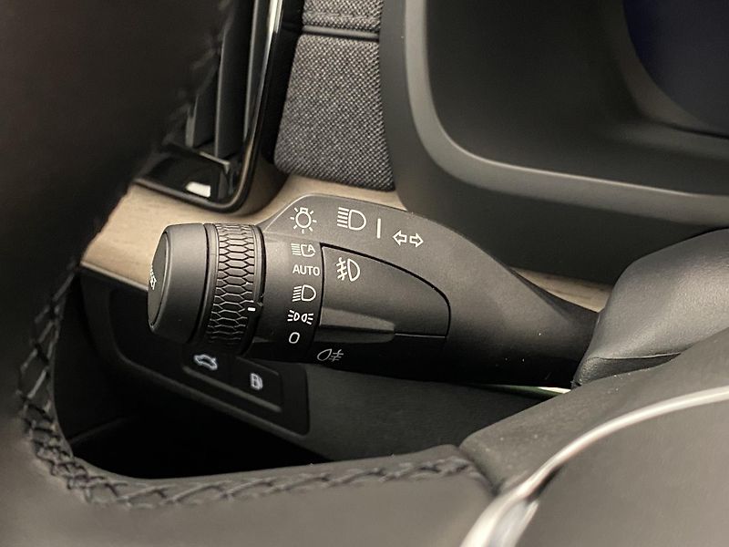Volvo XC90 (2026) T8 AWD RECHARGE BRIGHT PLUS 7m - fotka 31 z 70