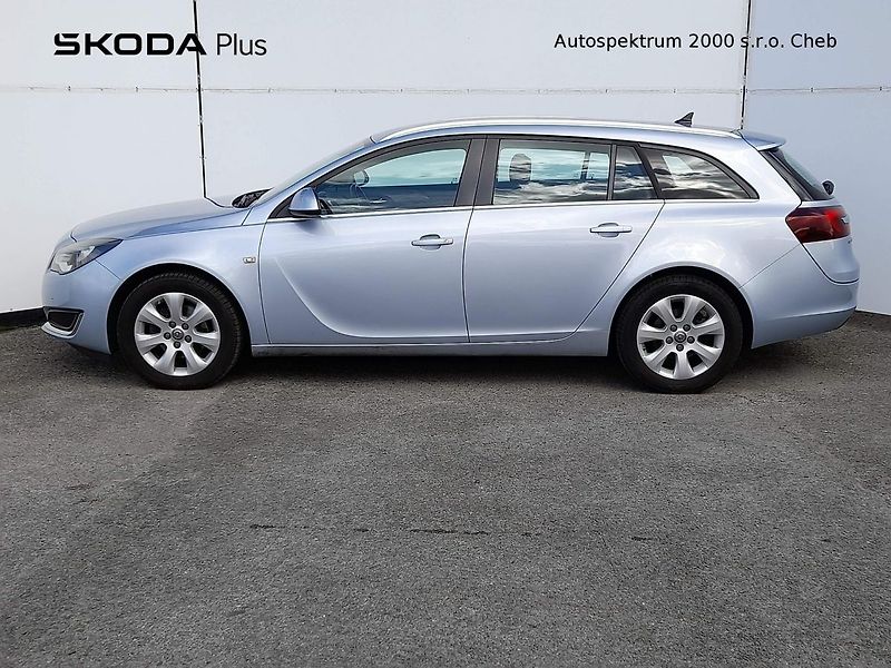 Opel Insignia SPORTS TOURER SW             1 - fotka 3 z 20