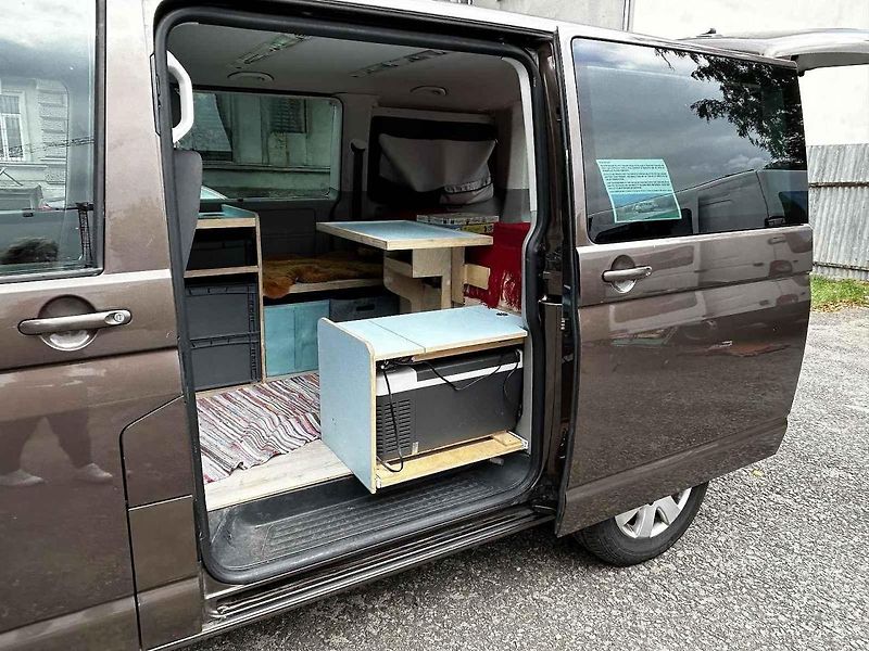 DIY karavan festival na Žižkárně v Českých Budějovicích. Dodávka Stanislava Vlažného.