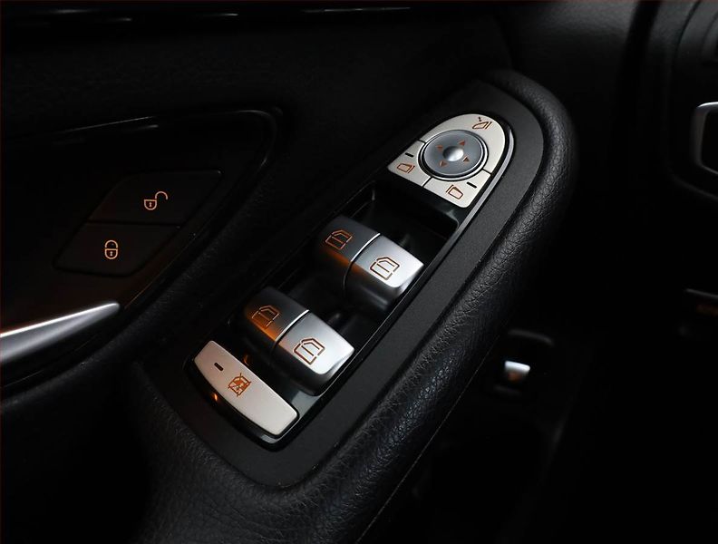 Mercedes-Benz GLC (2022) 200 d 4MATIC - fotka 16 z 18