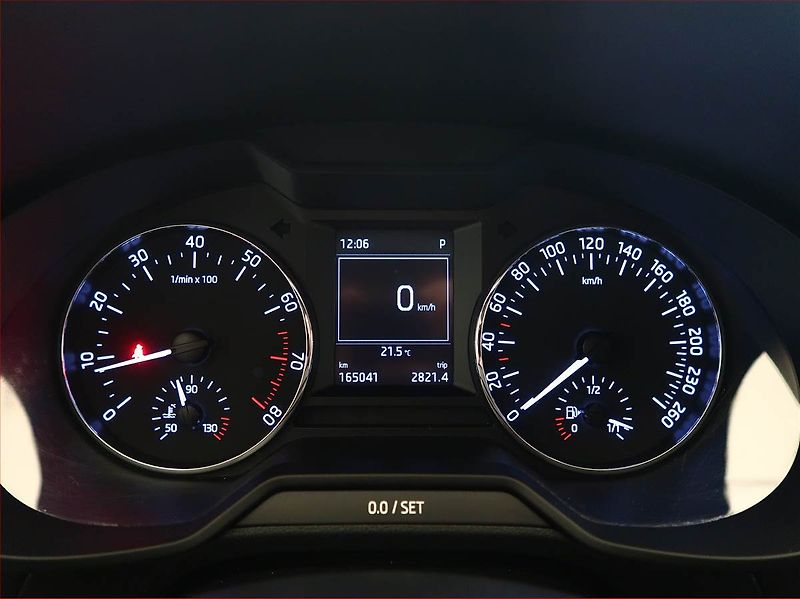 Škoda Octavia (2015) 1.8 TSI, Automat, Serv.kniha - fotka 11 z 17