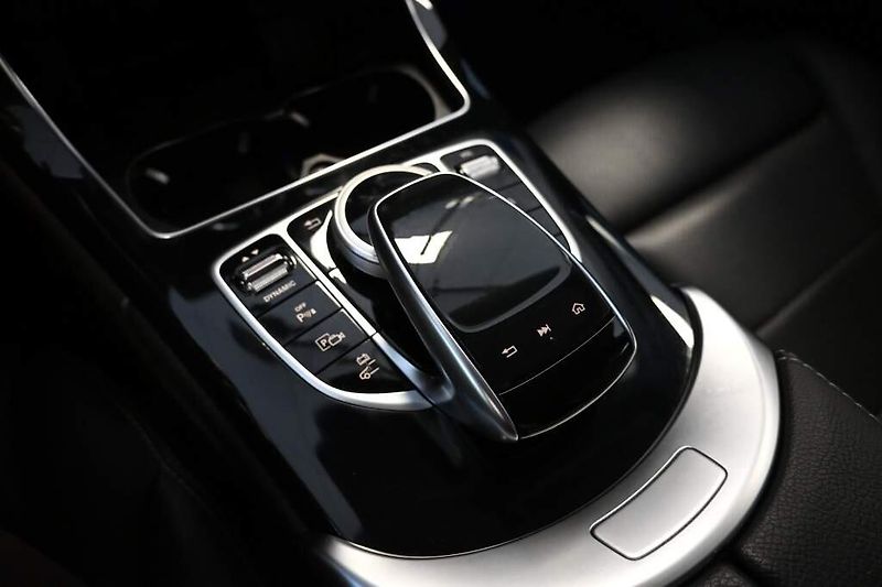 Mercedes-Benz Třídy C (2020) 2.0 300 DE T 9G-TRONIC LED 360 - fotka 32 z 47