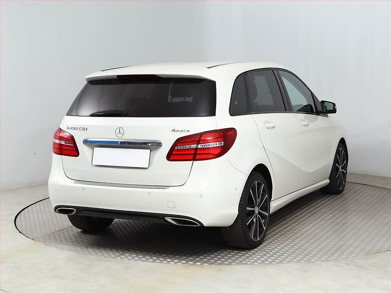 Mercedes-Benz Třídy B (2015) B 200 CDI 4MATIC, 4X4 - fotka 5 z 15
