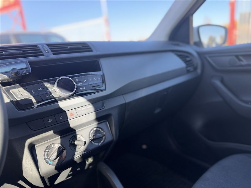 Škoda Fabia 1,0 - fotka 13 z 23