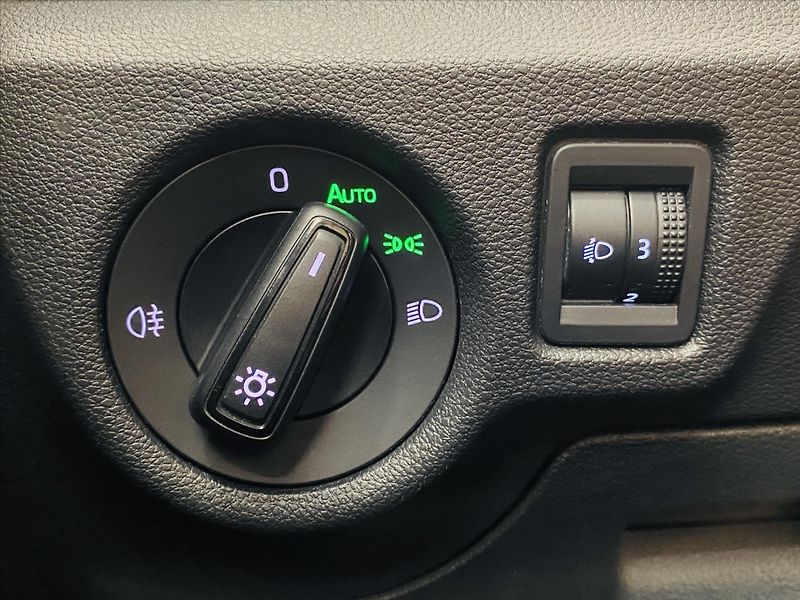 Škoda Kamiq 1,0 TSI 81kW Ambition - fotka 20 z 25