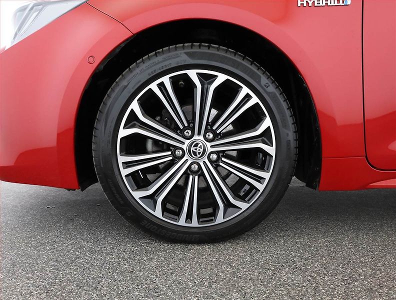 Toyota Corolla (2020) GR Sport 1.8 Hybrid - fotka 19 z 19