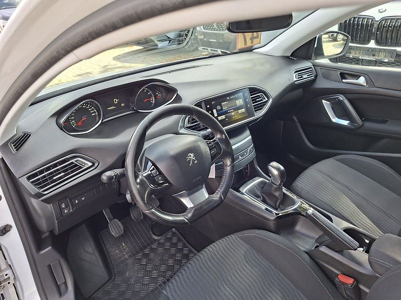 Peugeot 308 SW ACTIVE 1,2 PT M5 - fotka 13 z 23