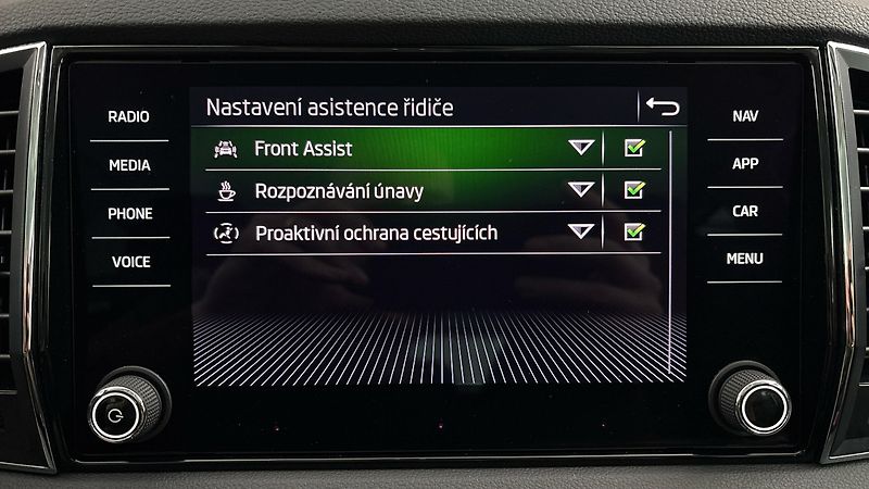 Škoda Karoq 2.0 TDI DSG 4x4 Style - fotka 26 z 29