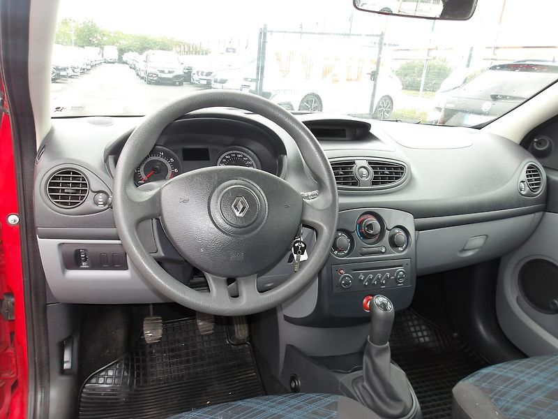 Renault Clio 1,2i ČR NAJ.62000 km !!! - fotka 21 z 31