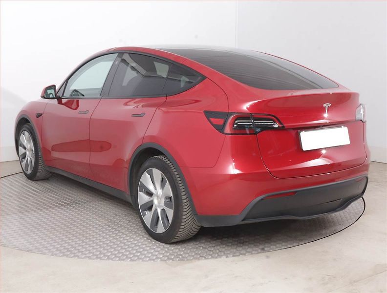 Tesla Model Y (2022) RWD LFP 60kWh, SoH 93% - fotka 4 z 21