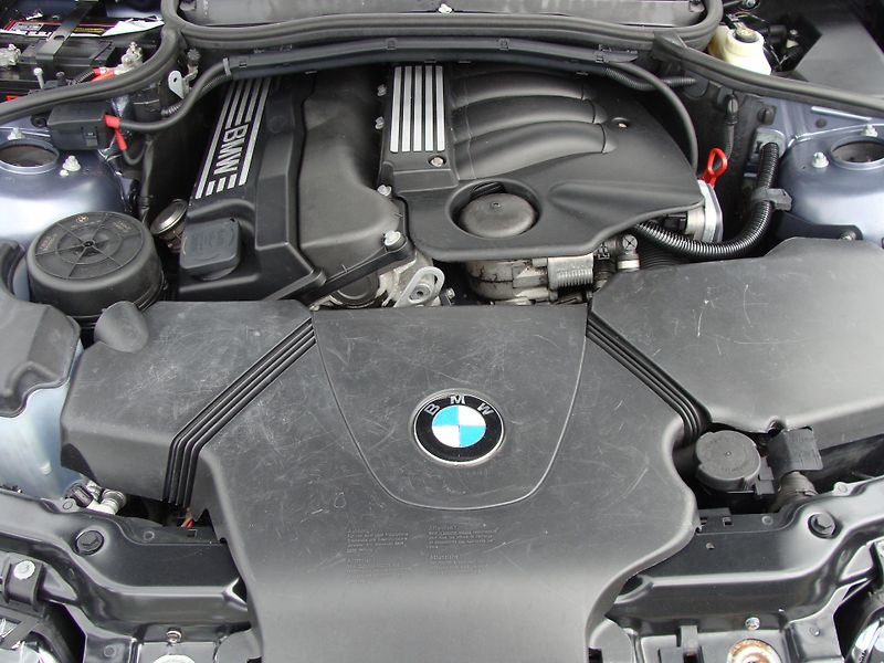 BMW Řada 3 318i, bez koroze - fotka 21 z 24